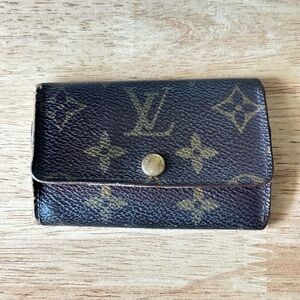 Authentic Louis Vuitton Monogram Key Holder. Vintage.